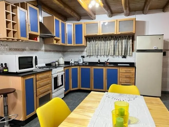 Casa Del Pinar - Alojamiento Diario Semanal O Mensual - La Mejor Ubicacion - Garage Cerr
